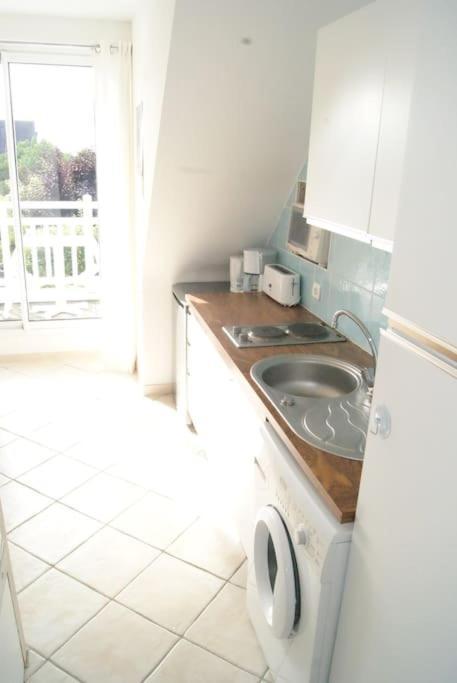 50 M De La Plage, Avec Grand Balcon Apartment Fouesnant